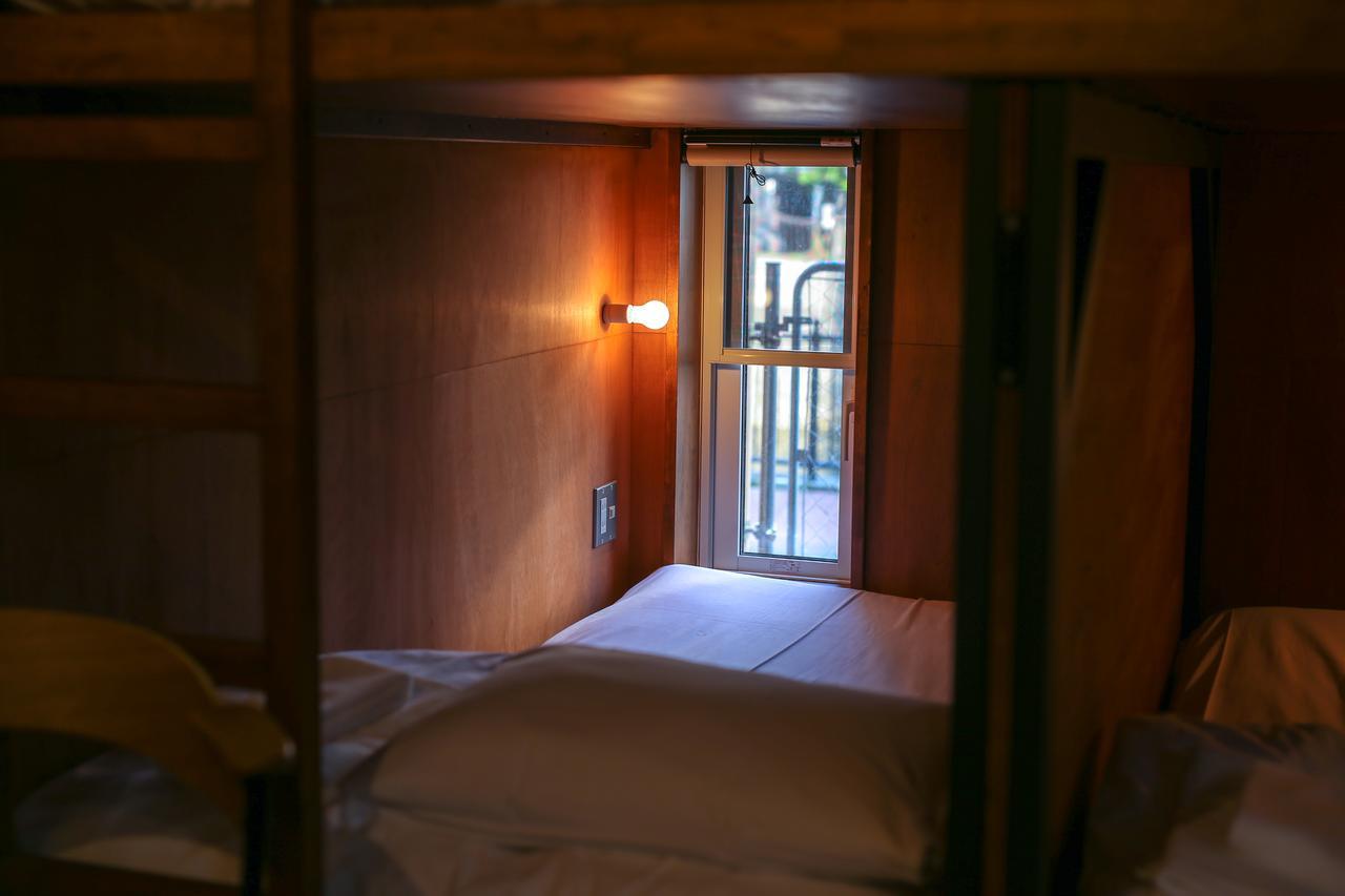 Tinys Yokohama Hinodecho Auberge de jeunesse *